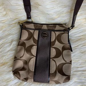 Coach Signature Swingpack Crossbody